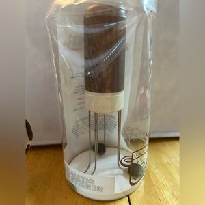 Automatic Sauce Stirrer -wood grain